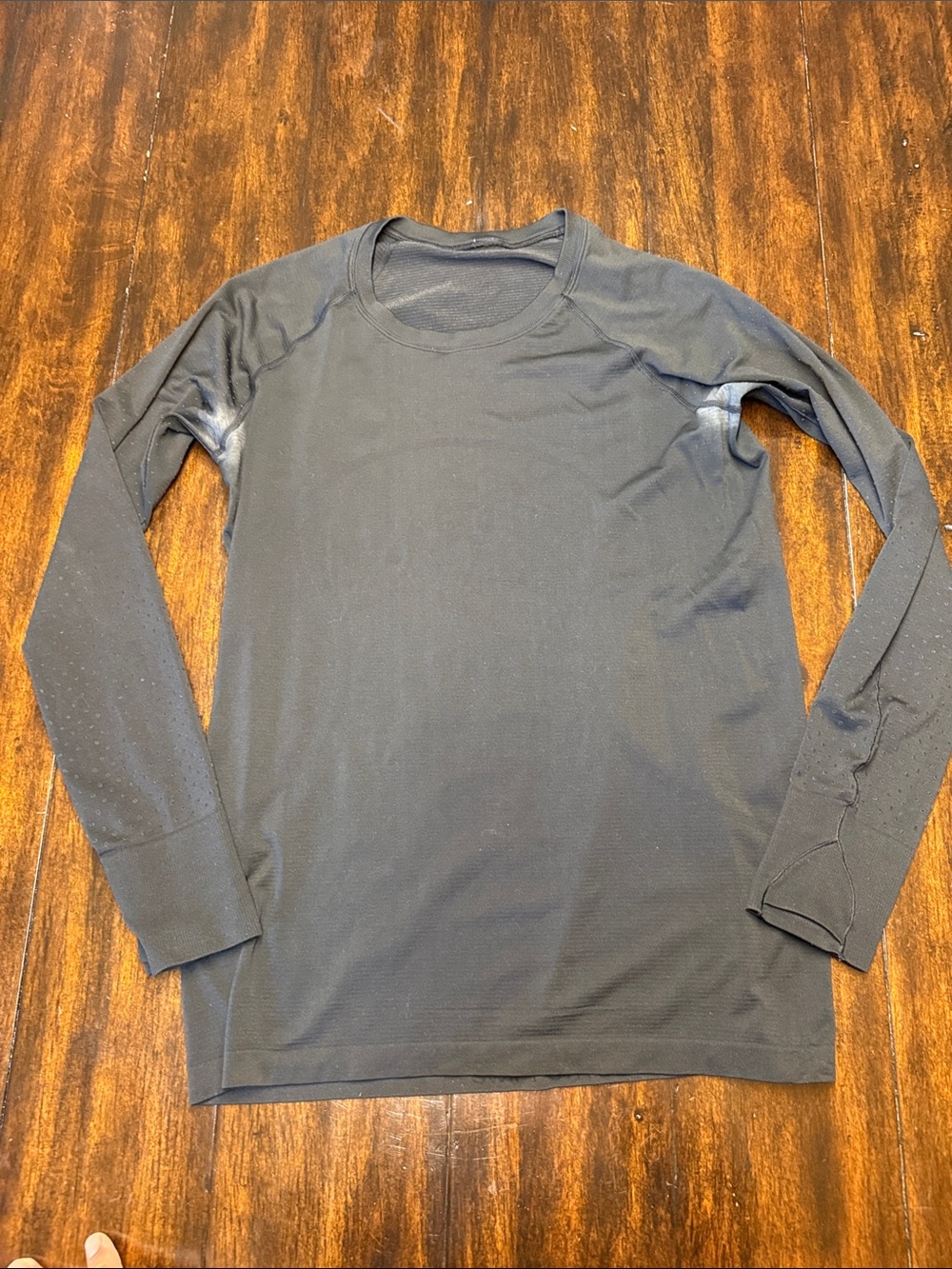 lululemon athletica Long Sleeve Crew in Black